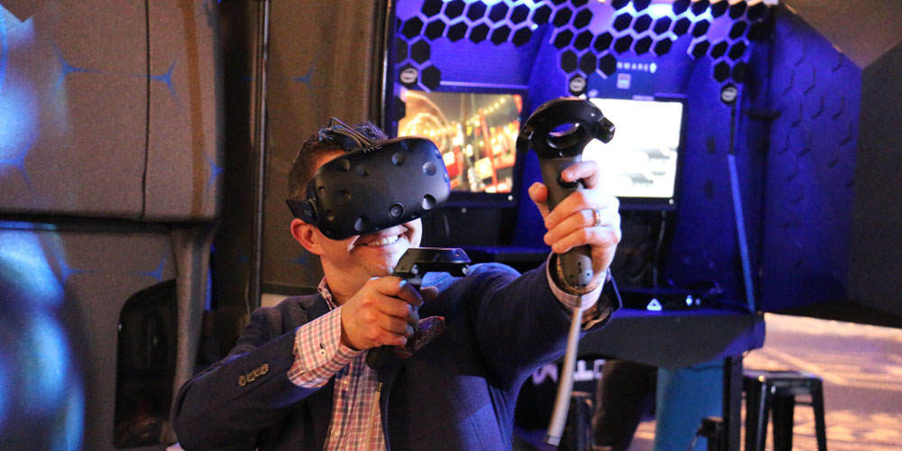 man using virtual reality at Dell EMC World 2017