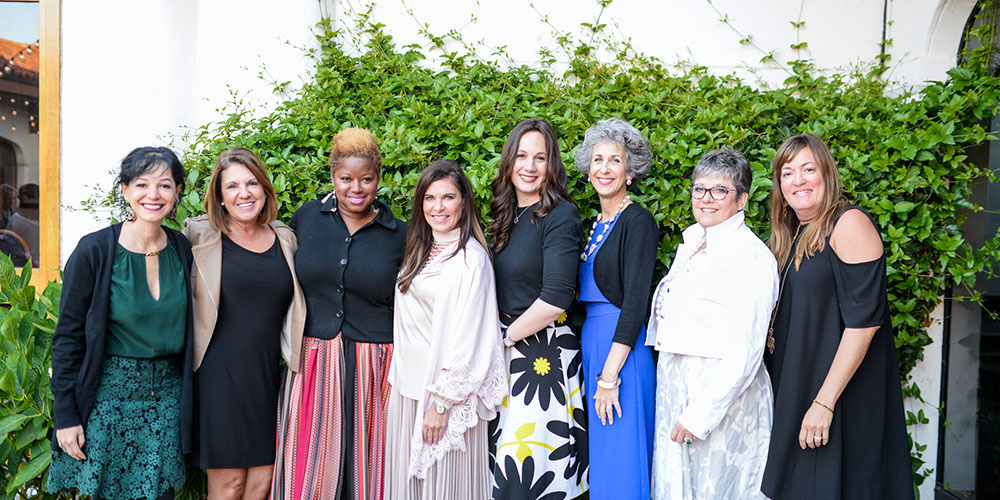 group of women from Dell Women's Entrepreneur Network